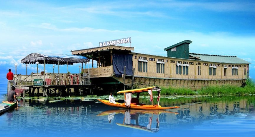 houseboat in Srinagar